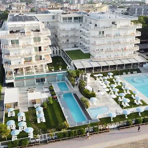 https://hotel-le-soleil-lido-di-jesolo.hotelslidodijesolo.com
